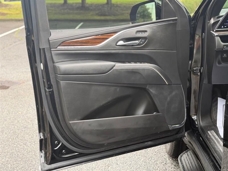 Cadillac Escalade ESV RWD 4dr Luxury 2024