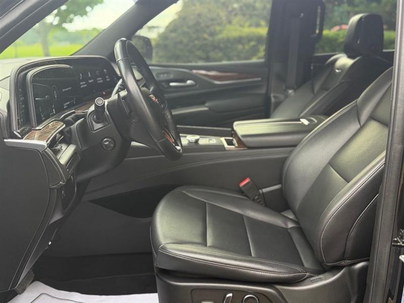 Cadillac Escalade ESV RWD 4dr Luxury 2024