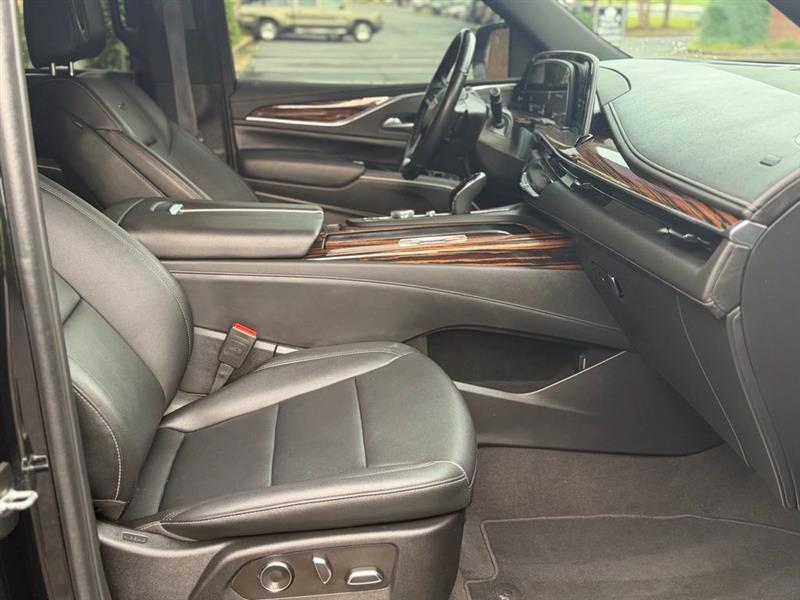 Cadillac Escalade ESV RWD 4dr Luxury 2024
