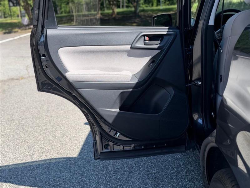 Subaru Forester 4dr CVT 2.5i Premium PZEV 2015