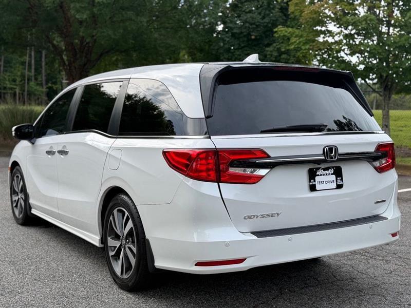 Honda Odyssey Touring Auto 2023