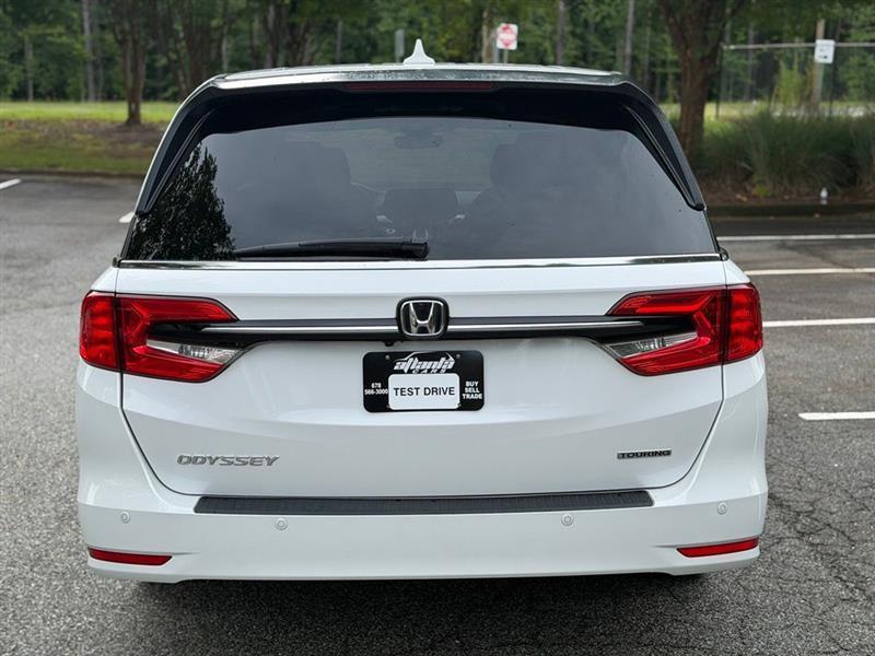 Honda Odyssey Touring Auto 2023