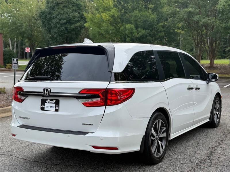 Honda Odyssey Touring Auto 2023