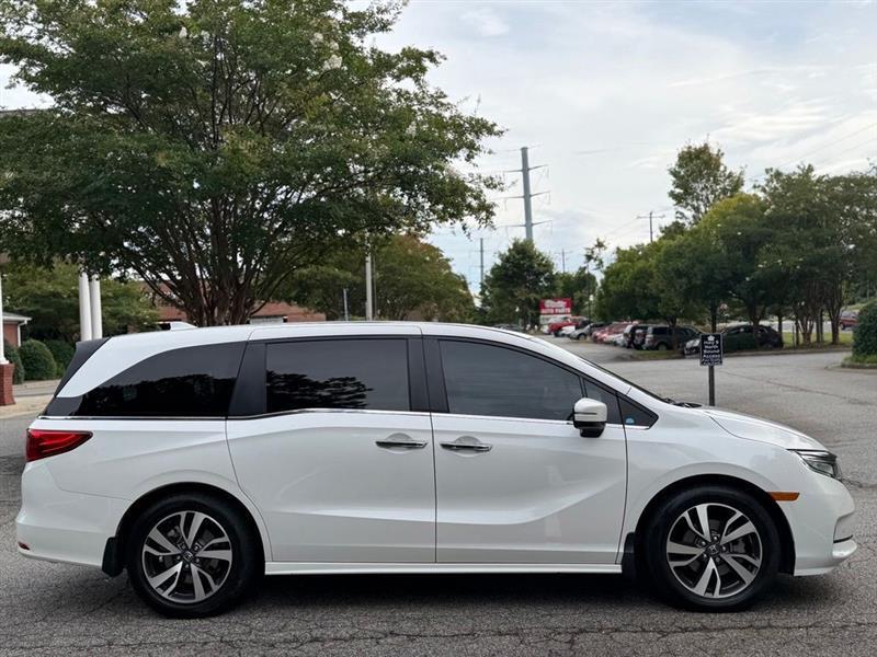 Honda Odyssey Touring Auto 2023