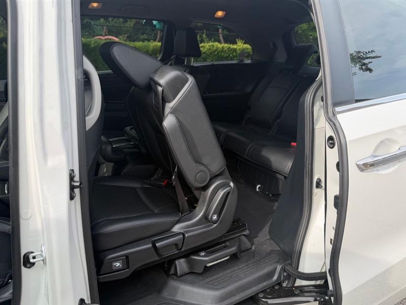 Honda Odyssey Touring Auto 2023