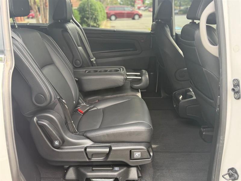 Honda Odyssey Touring Auto 2023