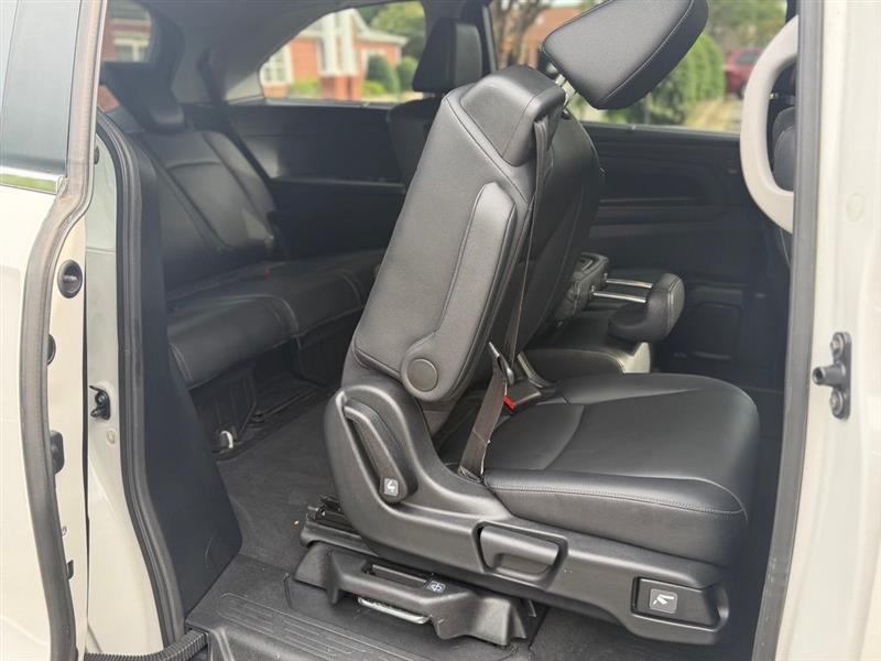 Honda Odyssey Touring Auto 2023