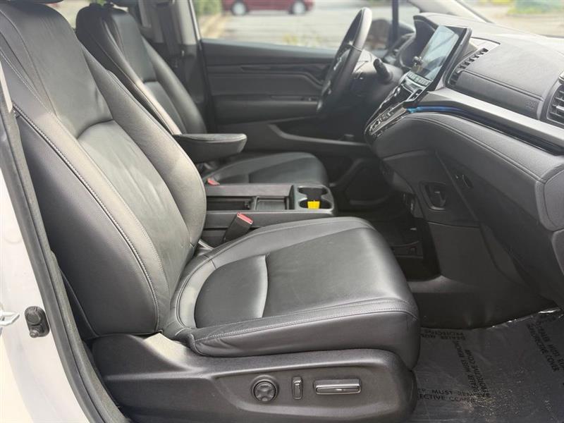 Honda Odyssey Touring Auto 2023