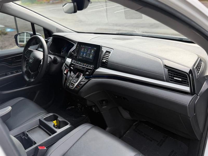 Honda Odyssey Touring Auto 2023