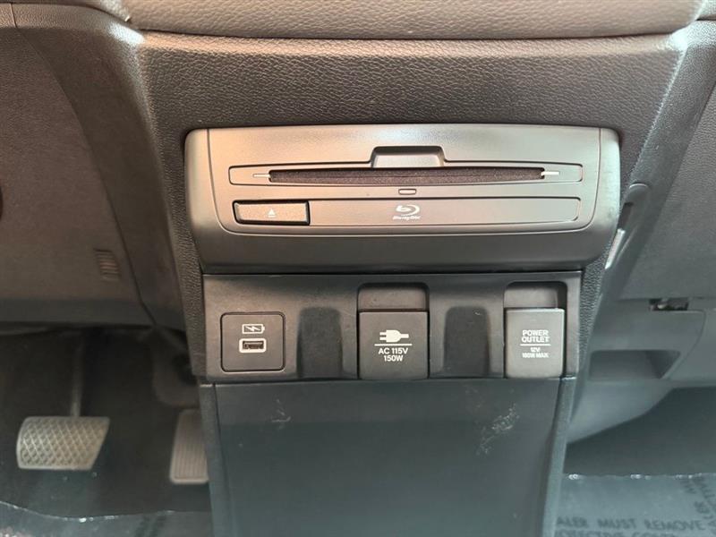 Honda Odyssey Touring Auto 2023
