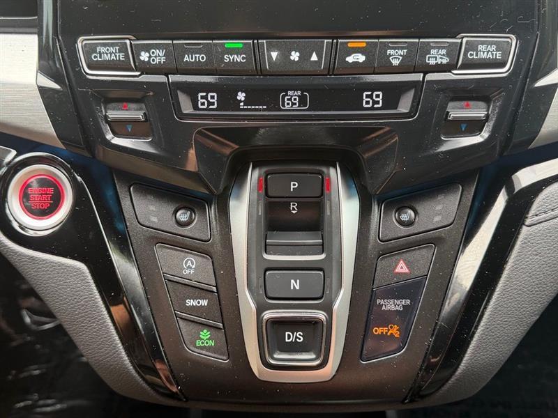 Honda Odyssey Touring Auto 2023