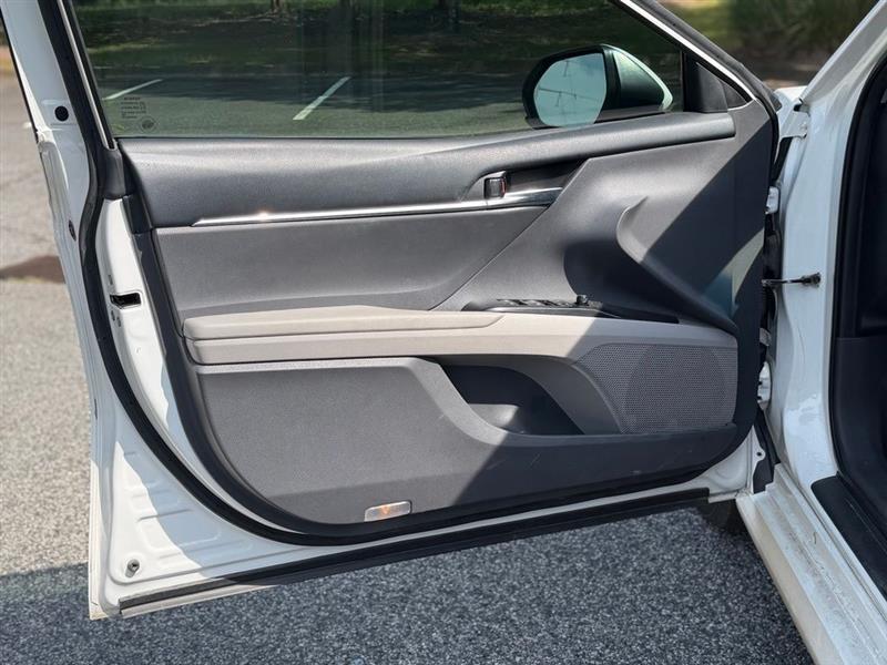 Toyota Camry XLE Auto (Natl) 2018