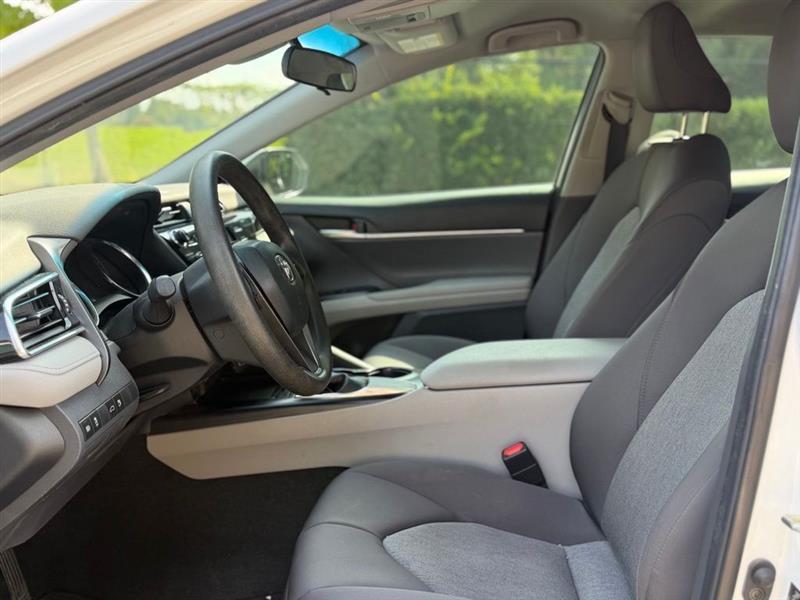 Toyota Camry XLE Auto (Natl) 2018