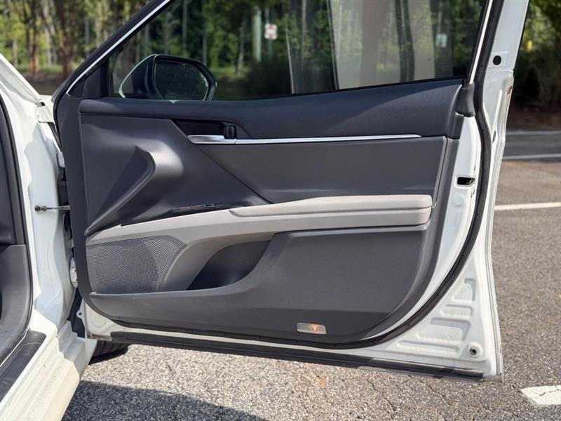 Toyota Camry XLE Auto (Natl) 2018
