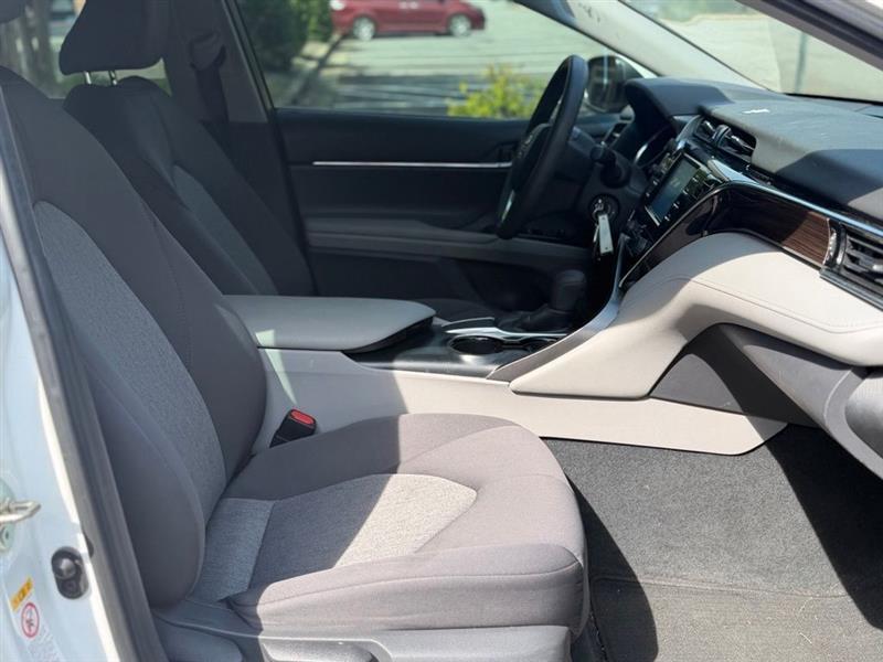 Toyota Camry XLE Auto (Natl) 2018