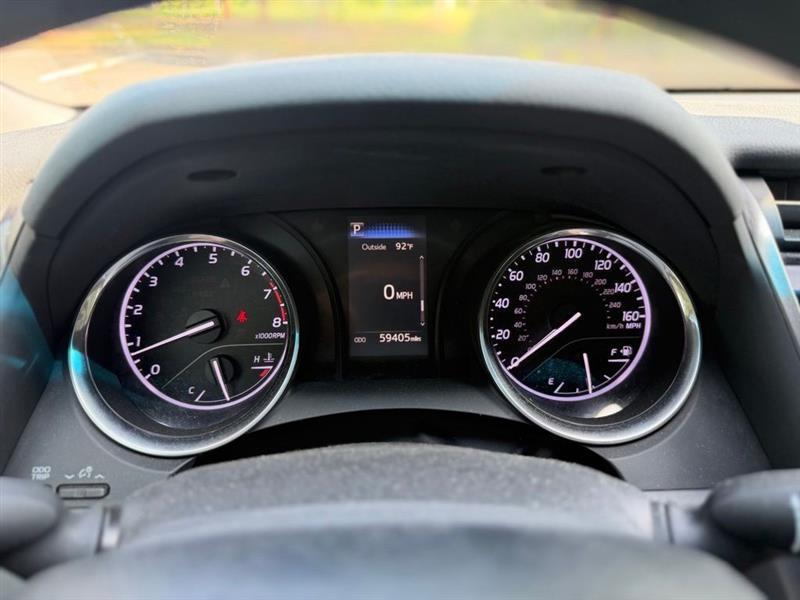 Toyota Camry XLE Auto (Natl) 2018