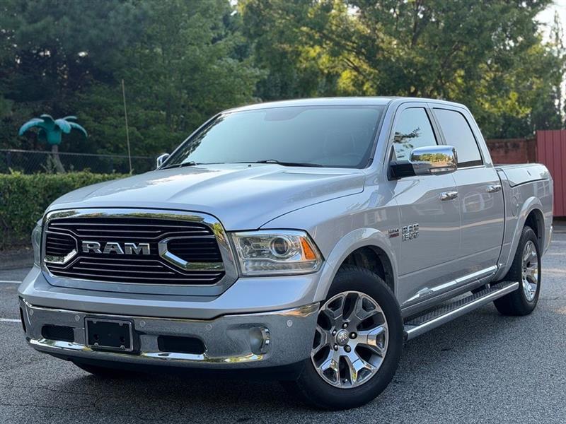 2015 RAM 1500 2WD Crew Cab 140.5" Laramie Limited 2.0