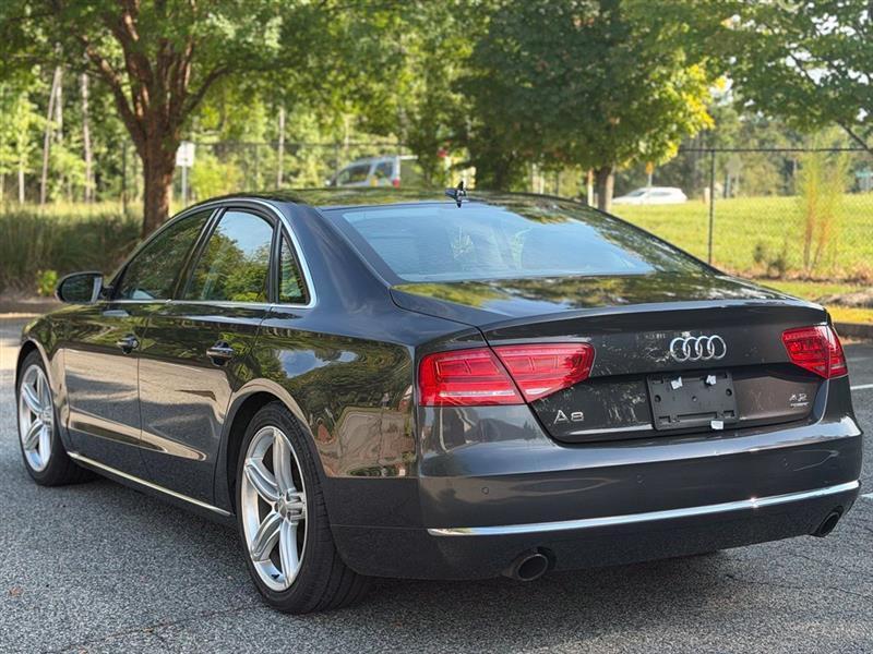 Audi A8 4dr Sdn 2012