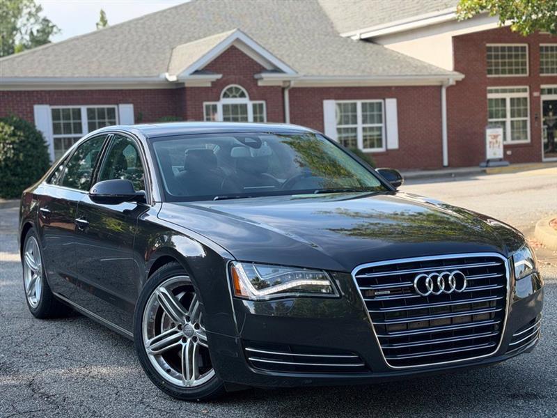 Audi A8 4dr Sdn 2012