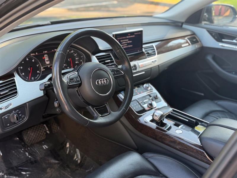 Audi A8 4dr Sdn 2012