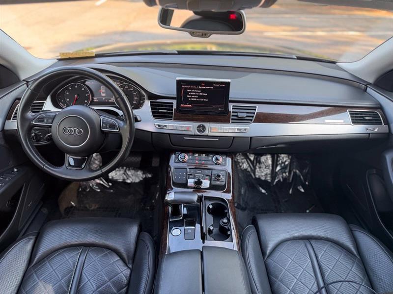Audi A8 4dr Sdn 2012