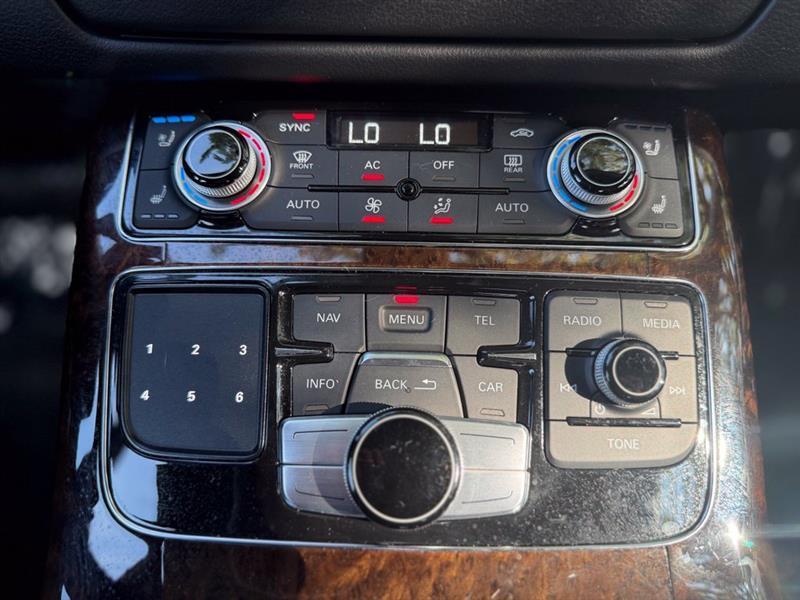 Audi A8 4dr Sdn 2012