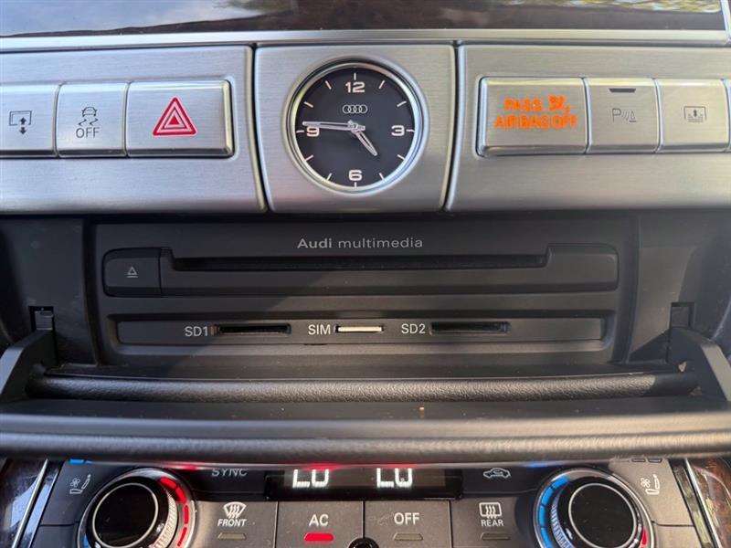 Audi A8 4dr Sdn 2012