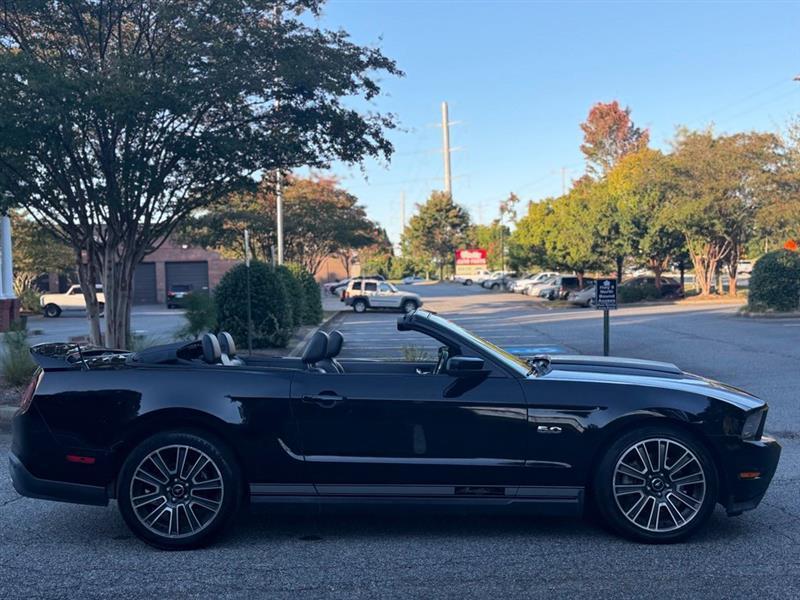 Ford Mustang photo 6