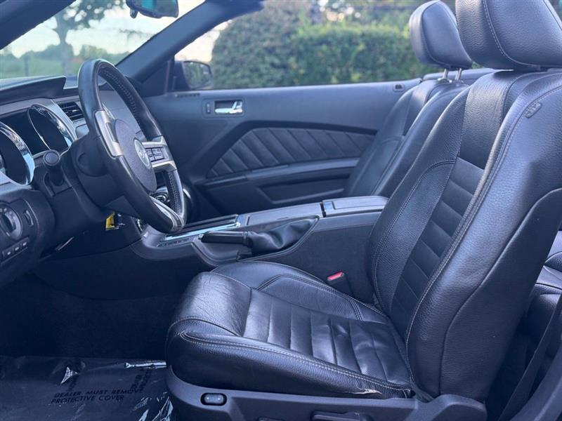 Ford Mustang photo 10