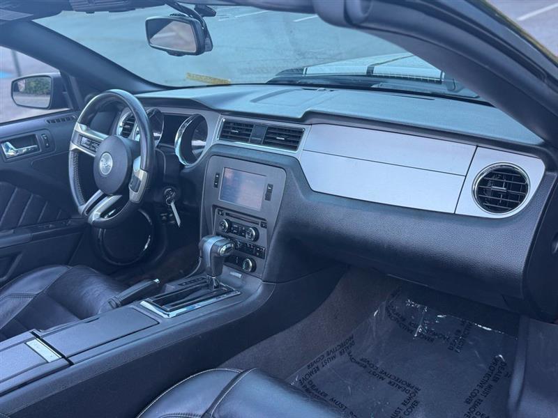 Ford Mustang photo 14
