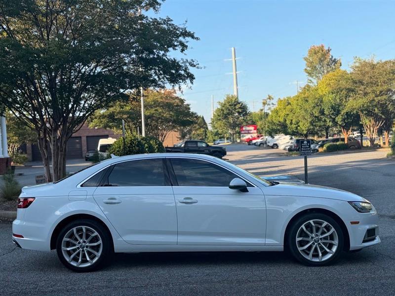 Audi A4 photo 6