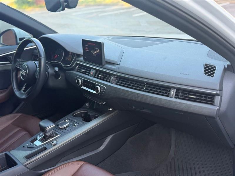 Audi A4 photo 16