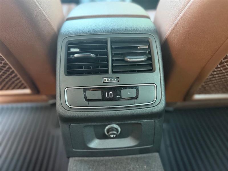 Audi A4 photo 22