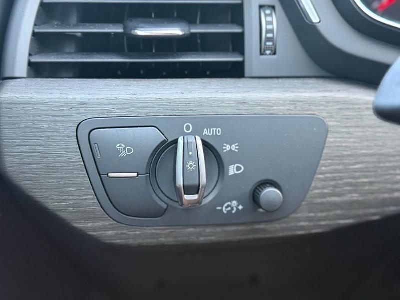 Audi A4 photo 25