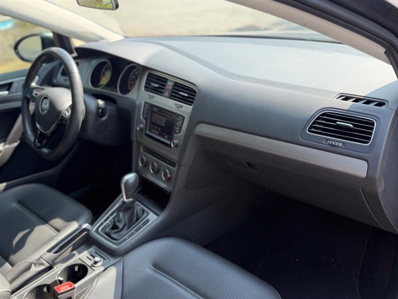 Volkswagen Golf photo 16