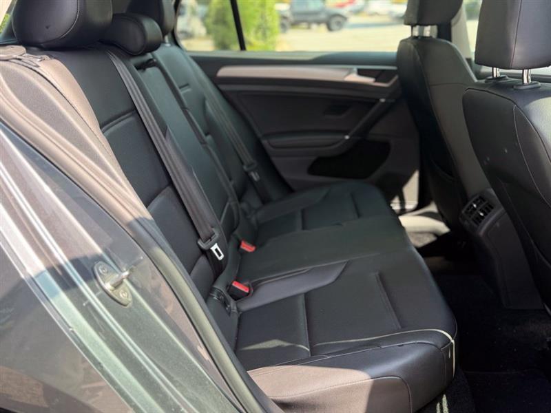 Volkswagen Golf photo 18