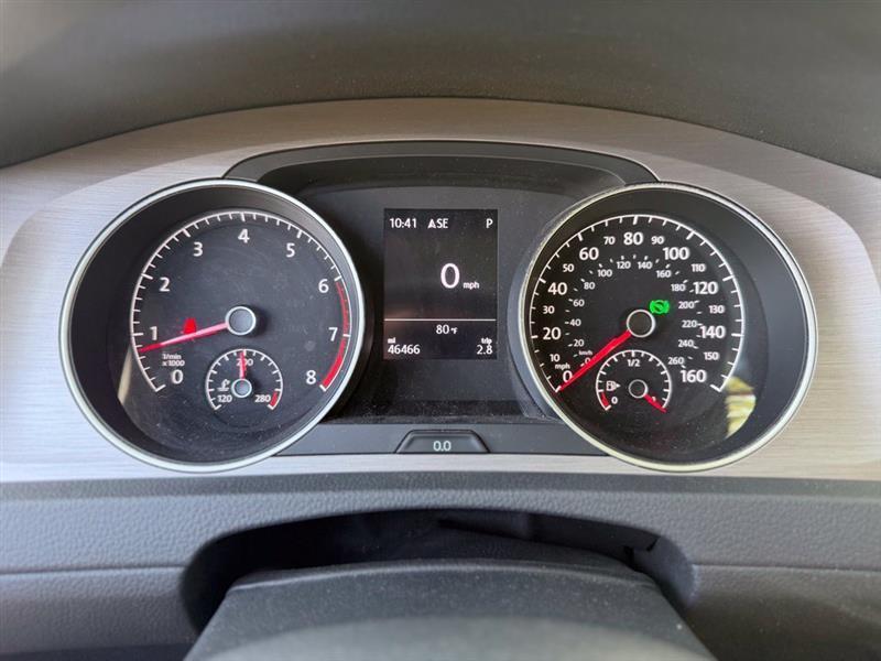 Volkswagen Golf photo 22