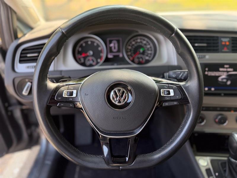Volkswagen Golf photo 23