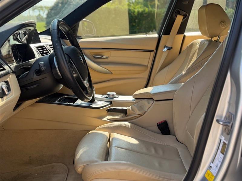 BMW 3 Series 4dr Sdn 328i RWD South Africa SULEV 2016
