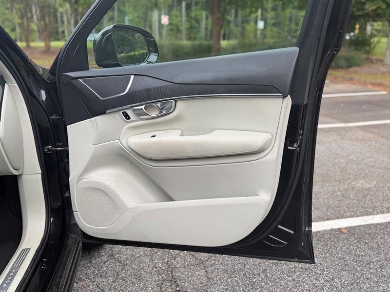 Volvo XC90 photo 15