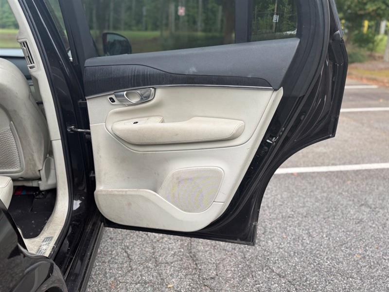 Volvo XC90 photo 18