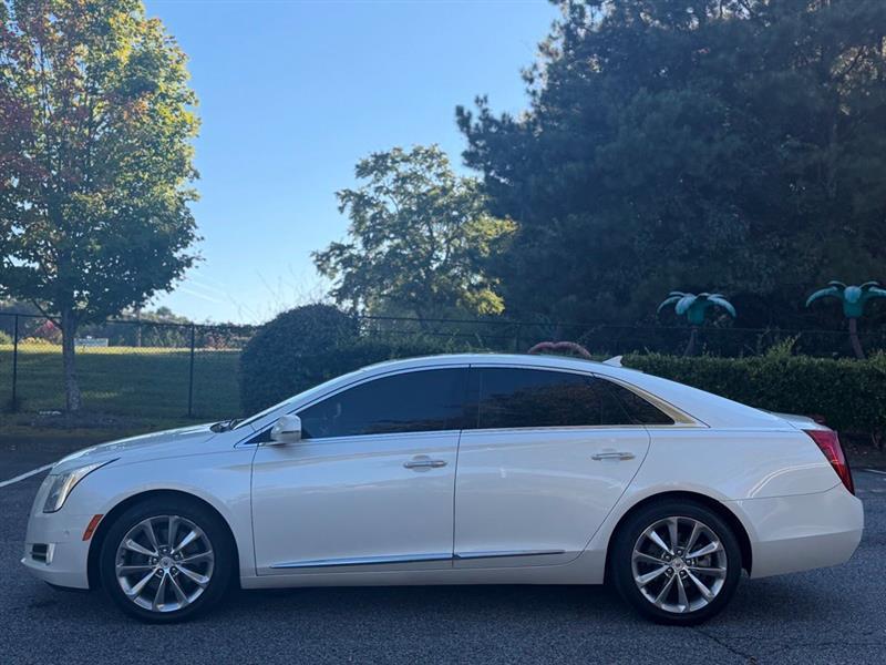 Cadillac XTS photo 2