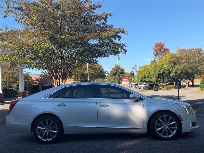 Cadillac XTS photo 6