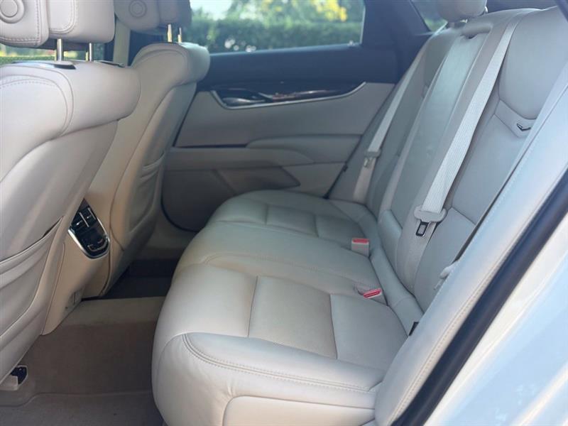 Cadillac XTS photo 13