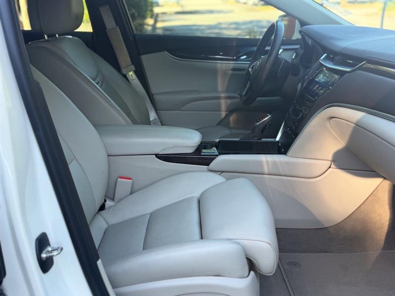 Cadillac XTS photo 15