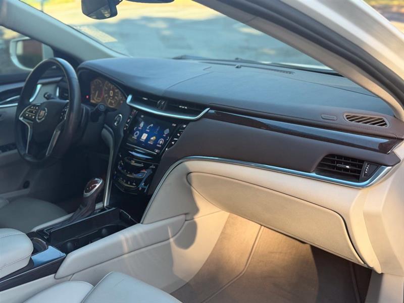 Cadillac XTS photo 16