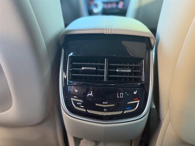 Cadillac XTS photo 20