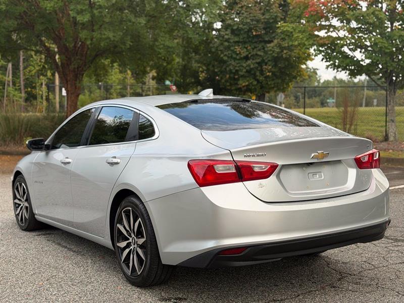 Chevrolet Malibu photo 3