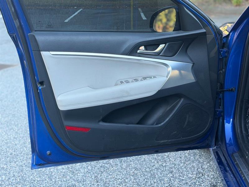 Genesis G70 2.0T RWD 2020