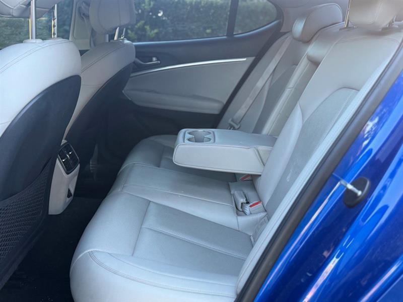 Genesis G70 2.0T RWD 2020